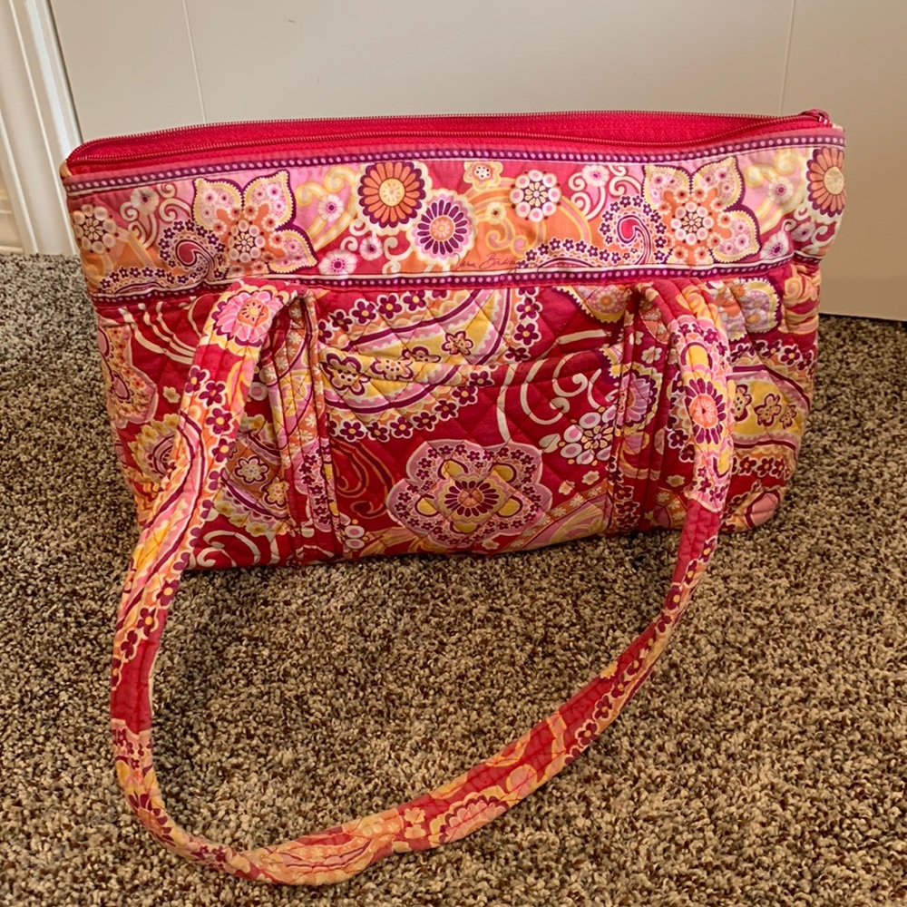 Vera Bradley tote purse! Good condition and perfect for summer!